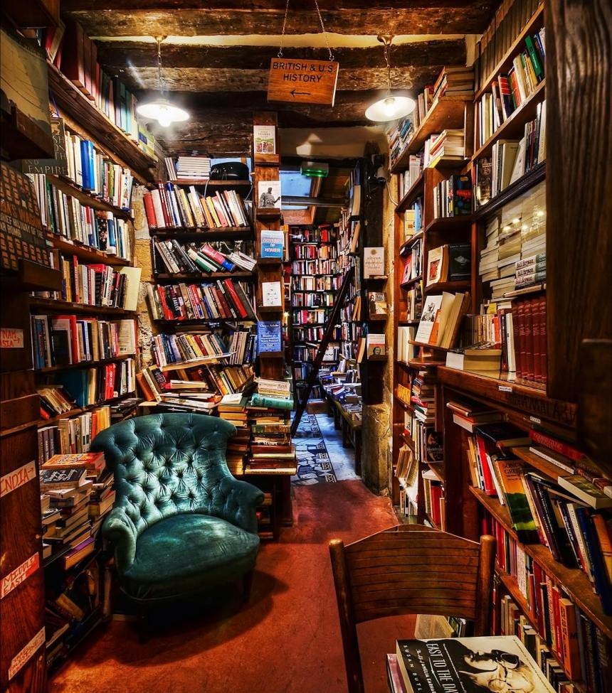 No es un día cualquera libreros